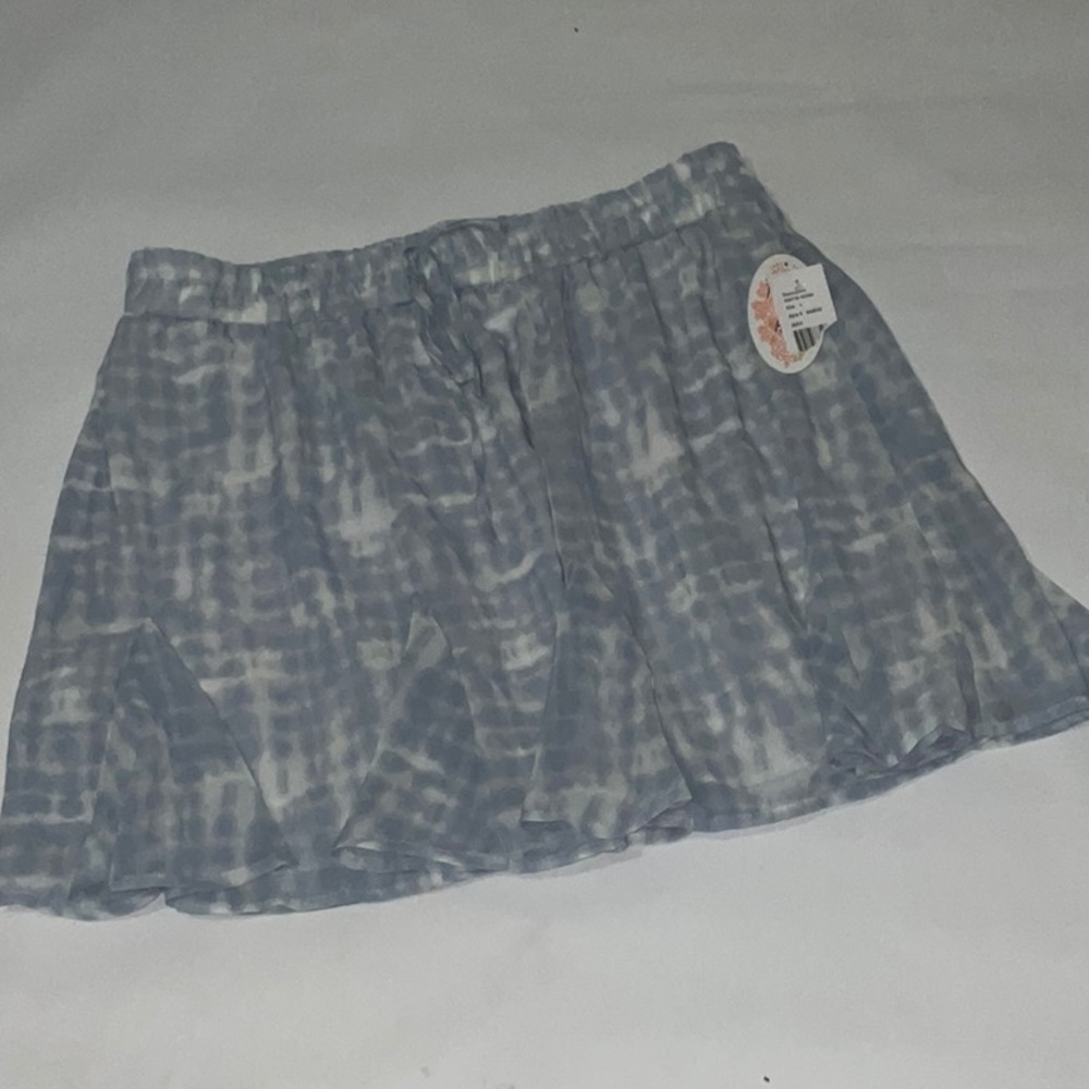 NWT, Harlow & Rose Mini Skirt.  Size L.  Blue and White.  Lined.  Flowy.